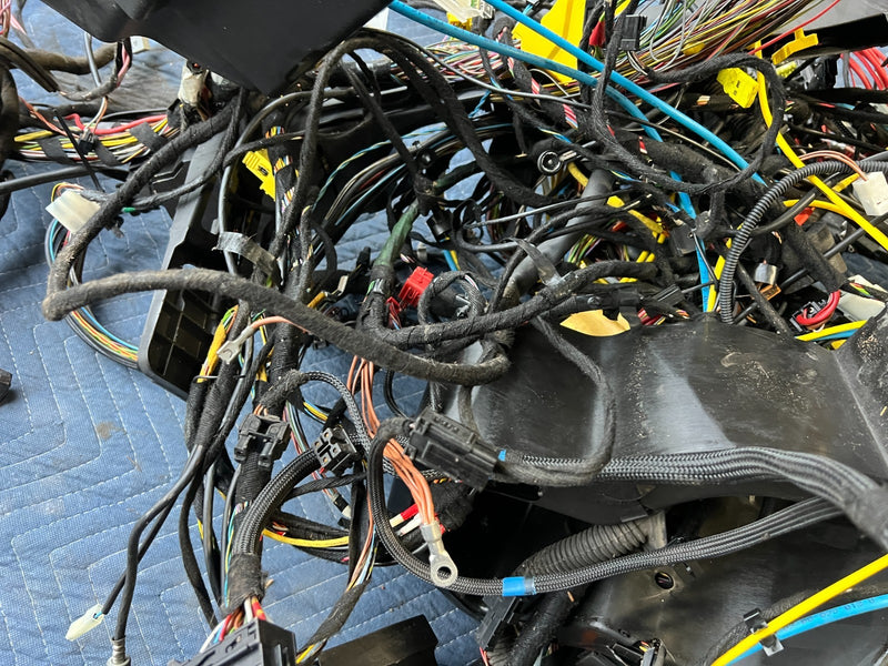 1998-2003 Mercedes W210 E320 Wagon Engine Wiring Harness w/ Fuse Box OEM #4749EM