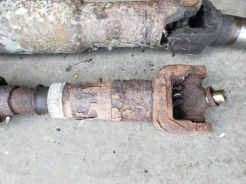 1996-1999 Chevy GMC GM 1500 Front & Rear Driveshaft Manual Trans 5.7 #1252CN