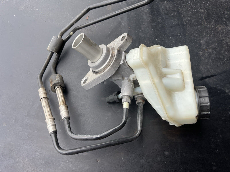 2008-2015 Volvo XC70 S80 Brake Master Cylinder & Reservoir OEM 3.2L I6 #4203E