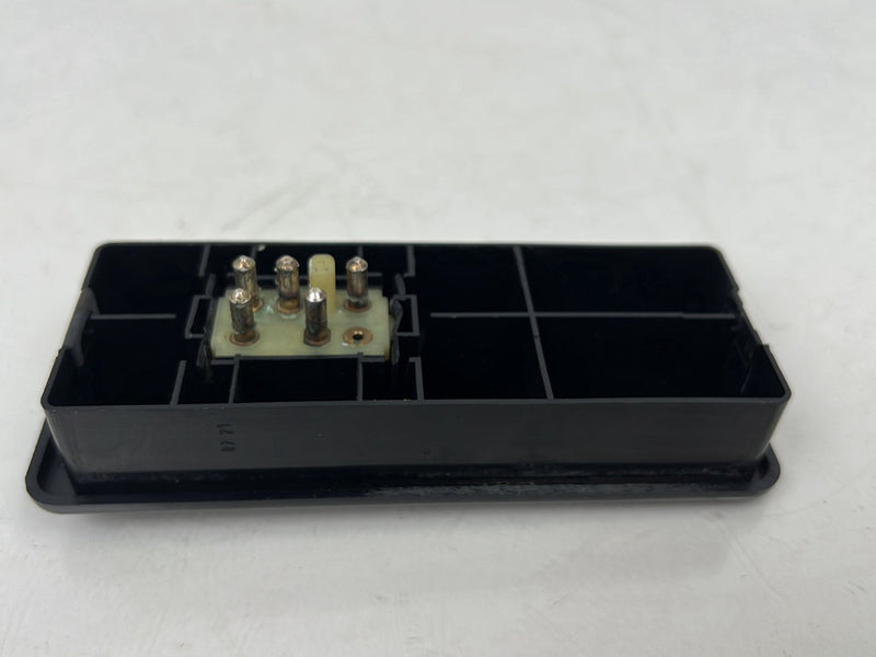 1990-1992 Volvo 740 745 940 Front Passenger Right Door Window Switch OEM #5858EM