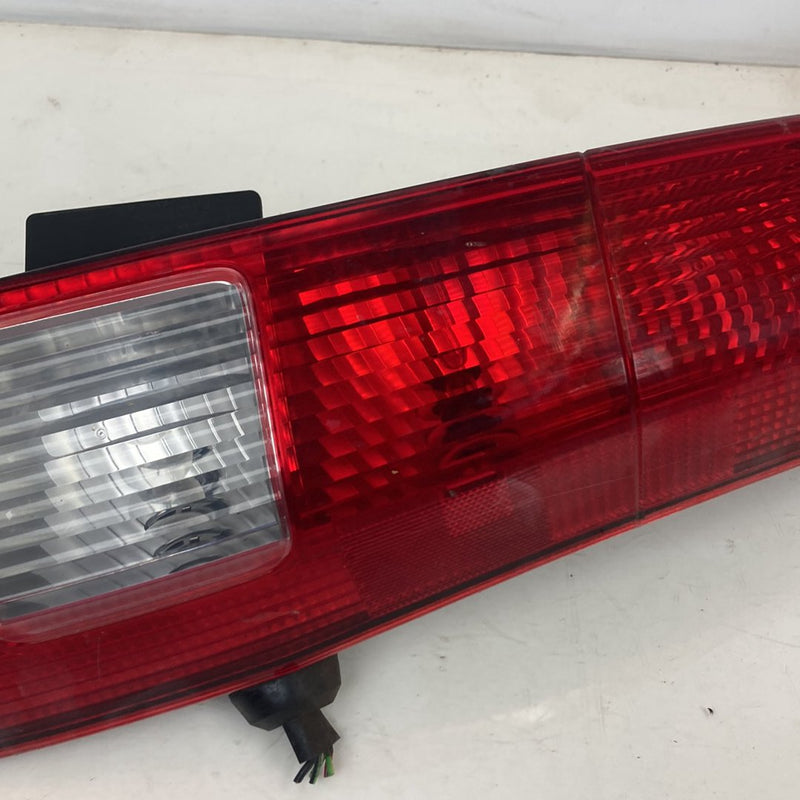 2002-2004 Honda CR-V RD2 Tail Light Right 3350A-SCA-A000 OEM #5099M