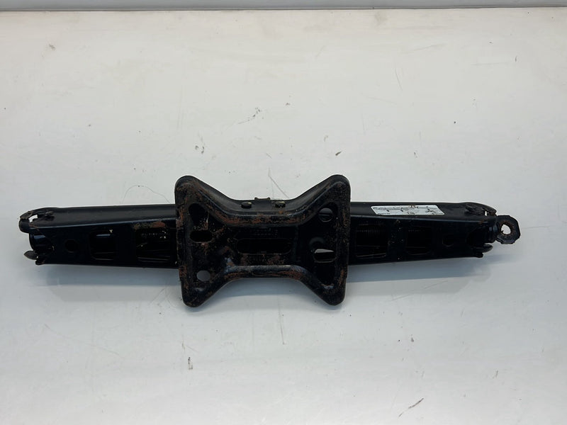 2012 Chevrolet Captiva Sport - Jack & Tool Kit PN: 13500018