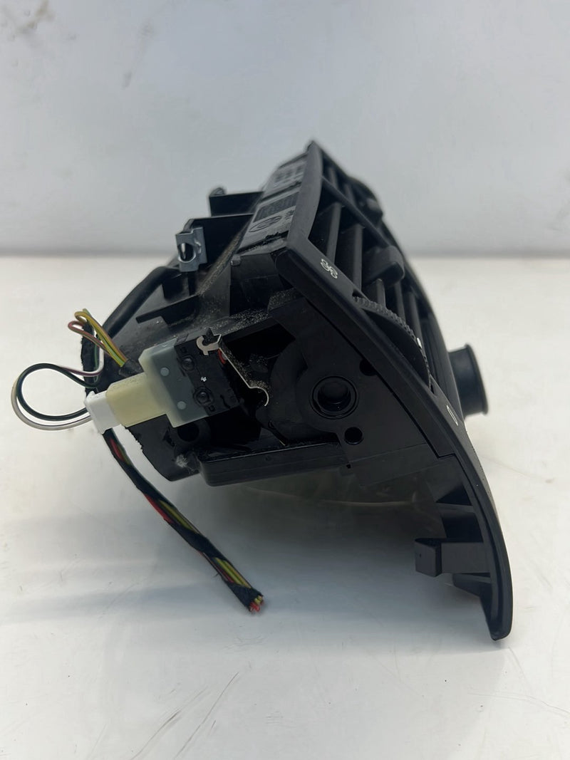 2006 BMW X5 E53 - Dash Vent Set PN: 64228402215 64228402216 64228402221 8409081
