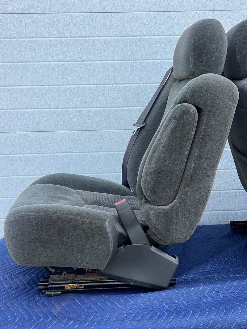 1999-2002 Chevrolet Silverado Tahoe Sierra Front Seat Pair Gray Cloth OE #5494EM