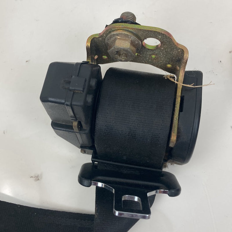 1992 Volvo 940 944 - Rear Seat Belt Buckle Set PN: 3518666