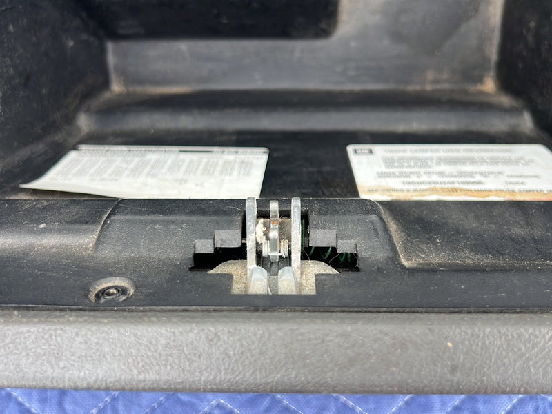 Chevrolet Silverado - Glove Box PN: 15120384
