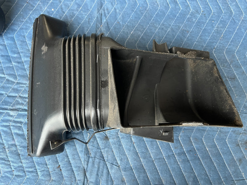 1989-1995 Volvo 740 940 Sedan RH & LH HVAC Heat AC Duct Tube Set OEM #3829EM