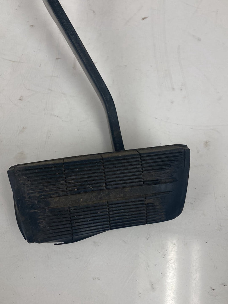 1995-1998 Chevrolet Silverado 2500 GMT400 Brake Pedal 15732200 OEM
