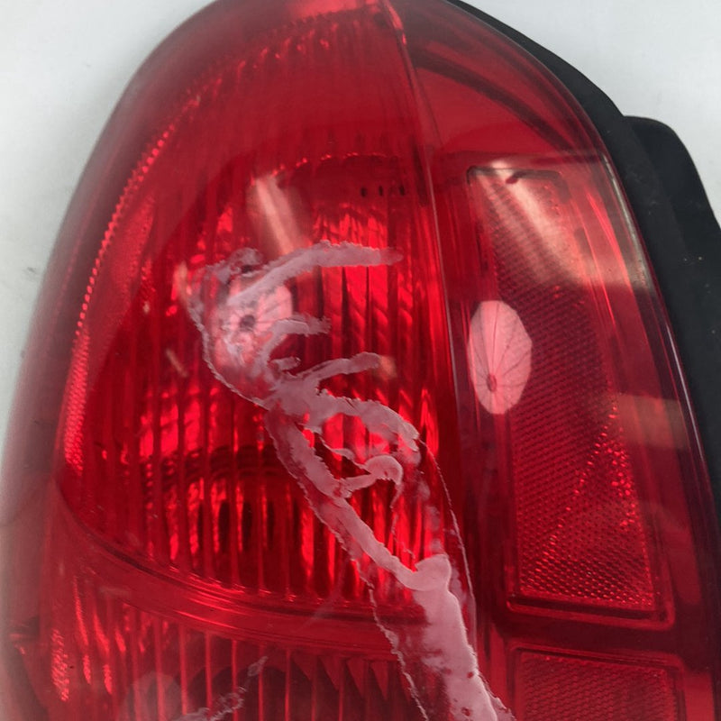 2002-2005 Lincoln Town Car Signature Tail Light Left WIX13B505A OEM #5137M