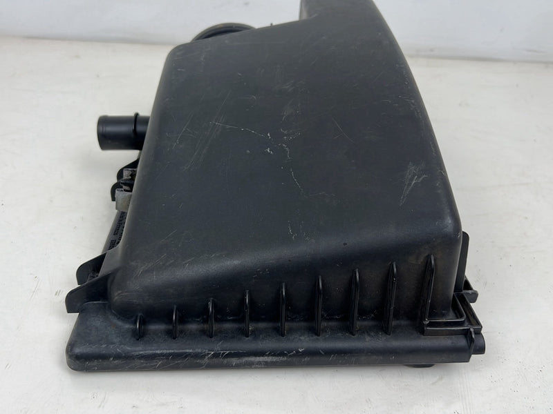 1990-1992 Volvo 740 745 940 Air Filter Cleaner Housing Box 8624781 OEM #5855EM