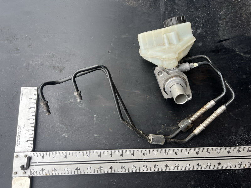 2008-2015 Volvo XC70 S80 Brake Master Cylinder & Reservoir OEM 3.2L I6 #4203E