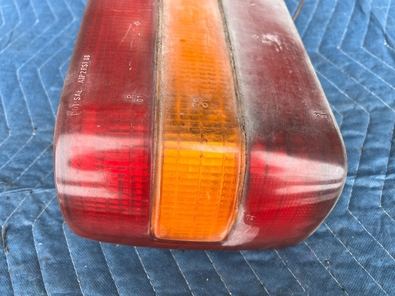 1989-1995 Volvo 740 940 Sedan Rear LH Left Tail Light Lamp Assembly OEM #3778EM