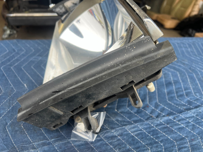 1986-1993 Volvo 240 244 245 Front Passenger Right Headlight Lamp OEM #4456EM