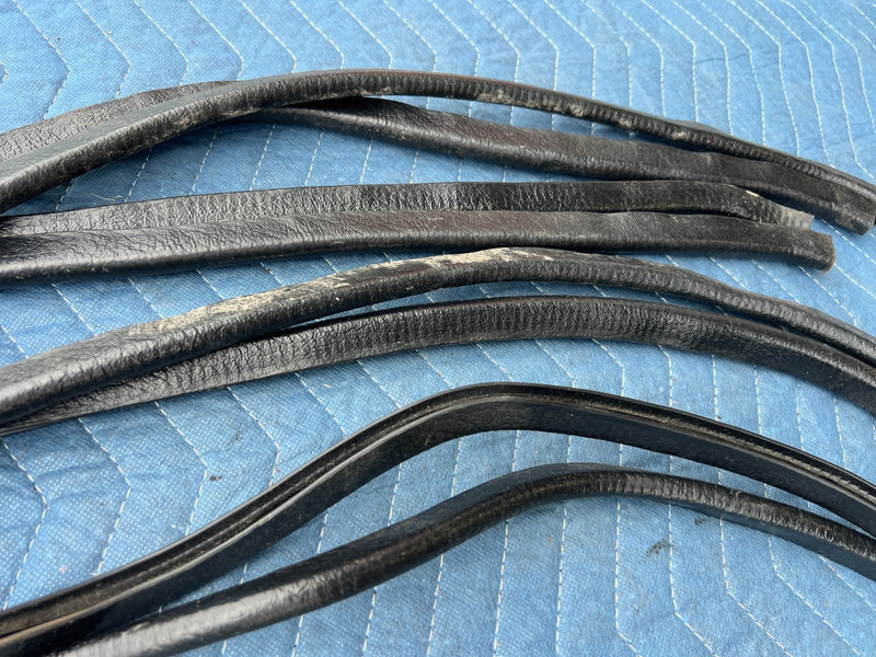 1986-1993 Volvo 240 244 245 Door Seal Pinch Seam Trim Set of 4 OEM #4076EM