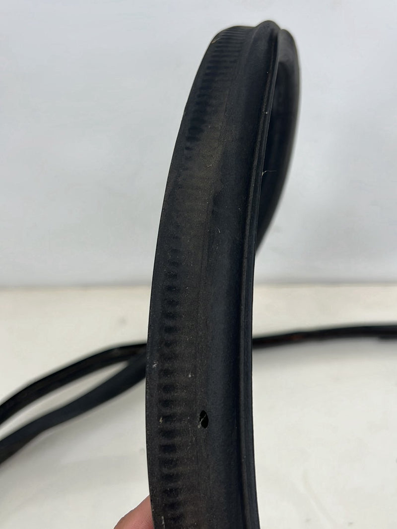 1990-1992 Volvo 740 745 940 Wagon Rear Hatch Weatherstripping Seal OEM #5952EM