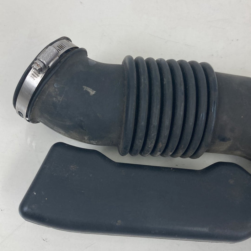 2002-2005 Lincoln Town Car Signature Air Intake Tube 3W7U-9F805-AF OEM #5136M
