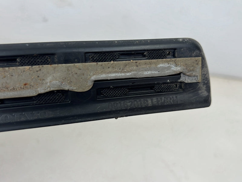 2004-2007 Volvo S60R V70R Front Left & Right Door Sill Scuff Plate Pair 09162019 OEM #5747EM