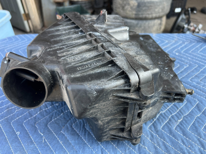 2010-2013 Suzuki SX4 Hatchback Air Intake Filter Housing Box 541-A02 OEM #1332CN