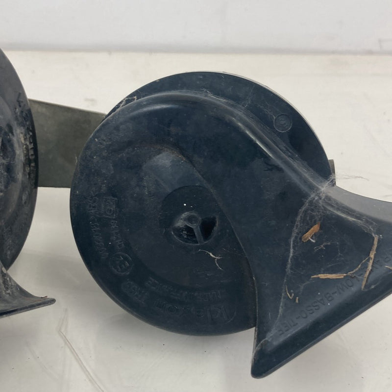 2003-2007 BMW 545i E60 Horn Pair Set 6935709 0092018 OEM #4916M