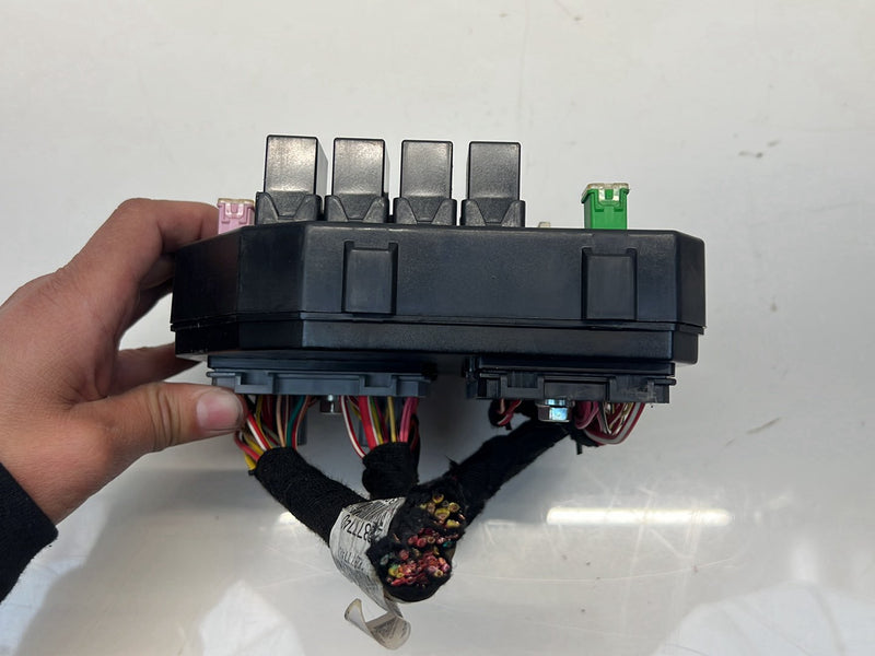 2012 Chevrolet Captiva Sport - Fuse Box PN: 22877740 22745851