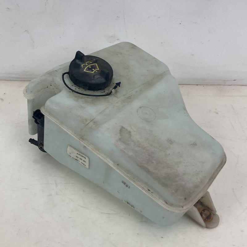 2002-2005 Lincoln Town Car Signature Windshield Washer Reservoir F8VU-17B613-AD OEM #5134M