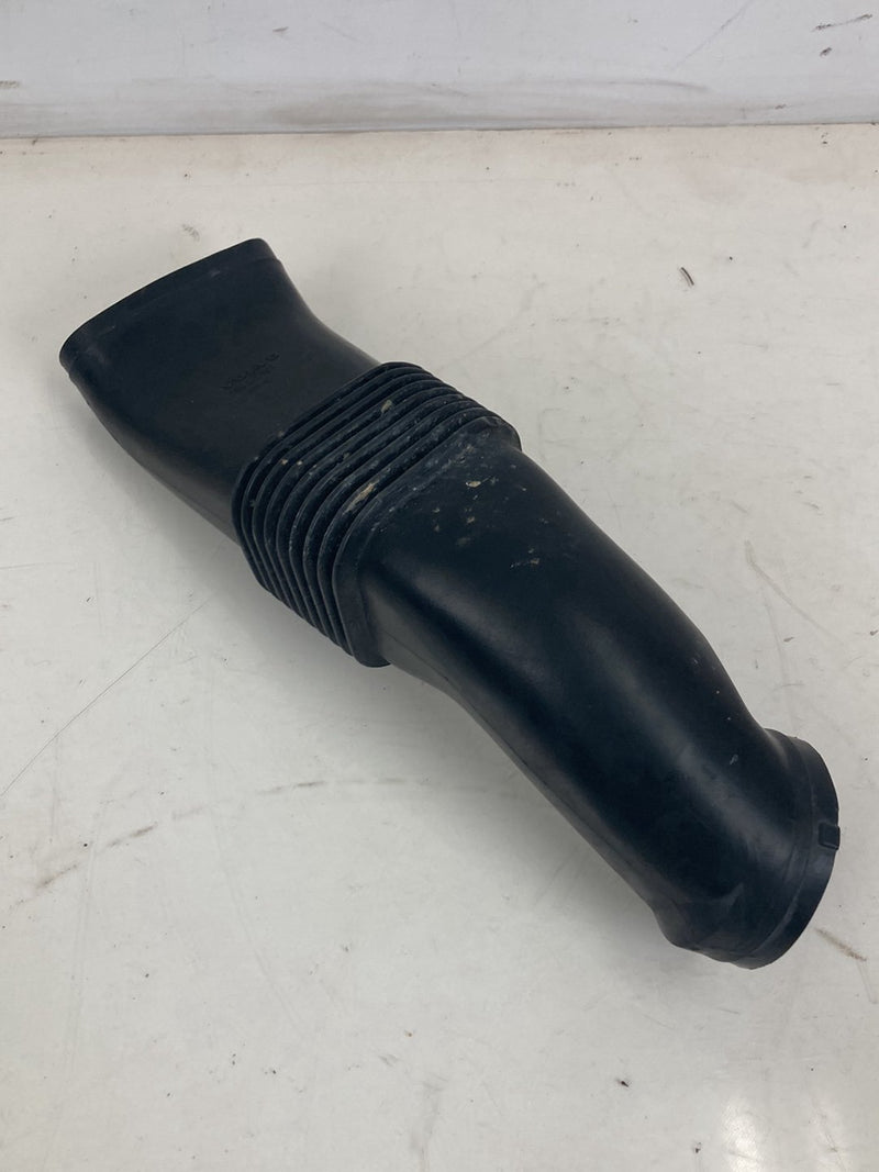 1998-2000 Volvo V70 Air Intake Tube Duct 09447101 OEM #5207M
