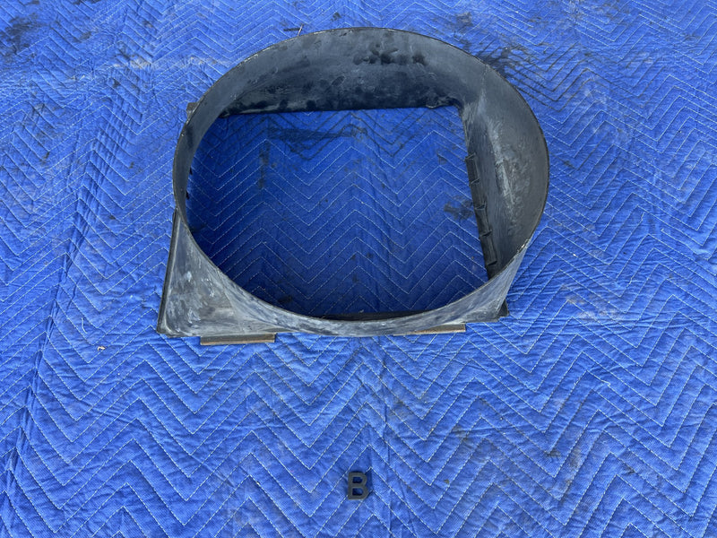 Volvo 240 - Fan Shroud PN: 463303