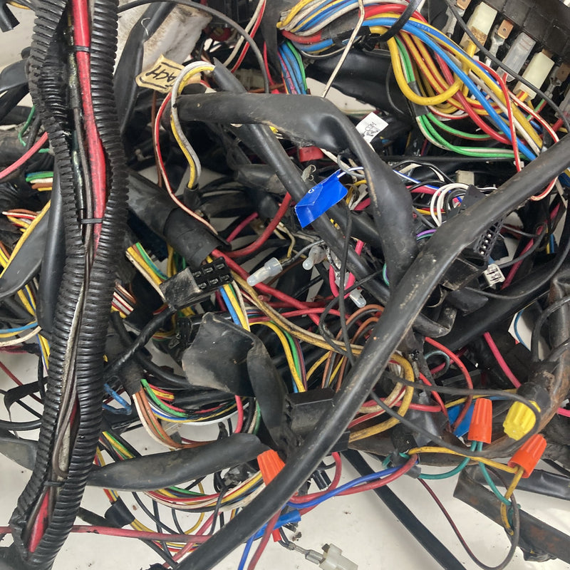 1981-1985 Volvo 240 245 Body Wiring Harness Relays Fuse OEM