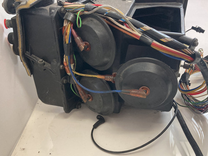 1992 Volvo 940 944 - HVAC Box PN: 3537770