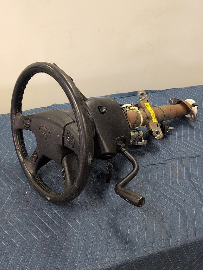 2003-2007 Chevy Suburban 1500 Steering Column w/Radio & Key Controls 26115795
