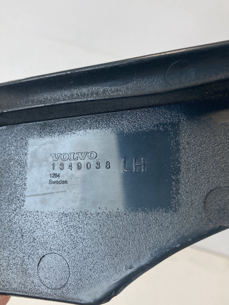 1992 Volvo 940 944 - Door Sill Rear PN: 1349038 1349039