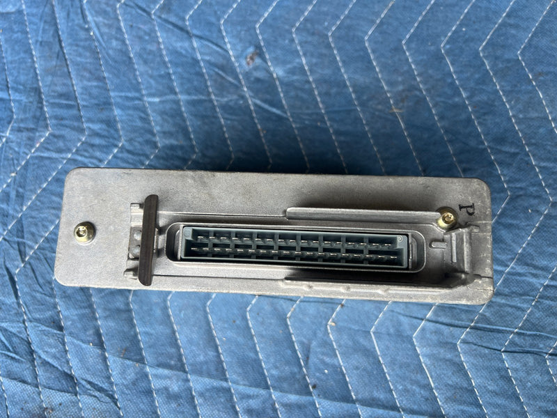 1992-1995 Volvo 940 740 ABS Control Module w/ Mounting Bracket OEM #3204EM