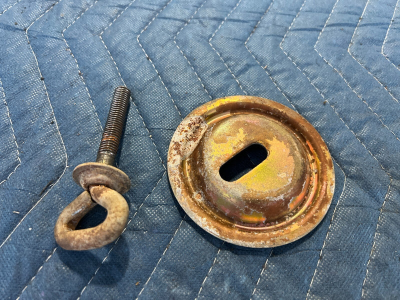 1983-1985 Porsche 944 Emergency Spare Tire Hold Down Screw Retainer OEM #2473EM