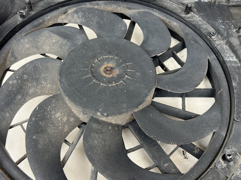 1990-1992 Volvo 740 745 940 Radiator Cooling Fan Assembly 3507347 OEM #5885EM