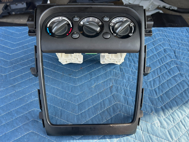 2010-2013 Suzuki SX4 Hatchback Heat AC Climate Control Switch Panel OEM #1274CN