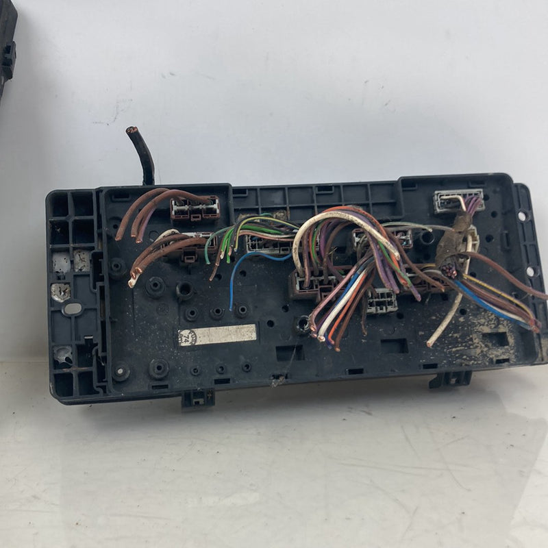 1999-2004 Land Rover Discovery II L550 Engine Fuse Box OEM #5068M