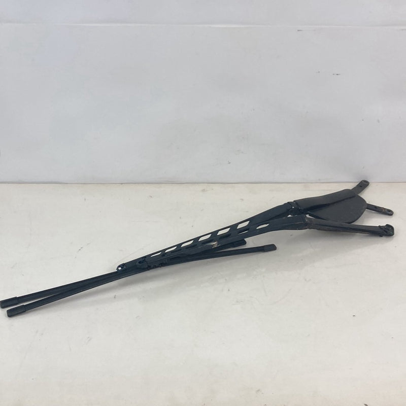 2003-2007 BMW 545i E60 Windshield Wiper Arm Pair 7035103 179903 OEM #4964M