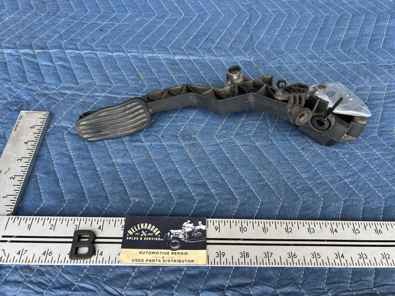 1993-1997 Volvo 850 850R V70 Cable Operated Gas Pedal Accelerator 6842390 #4478E