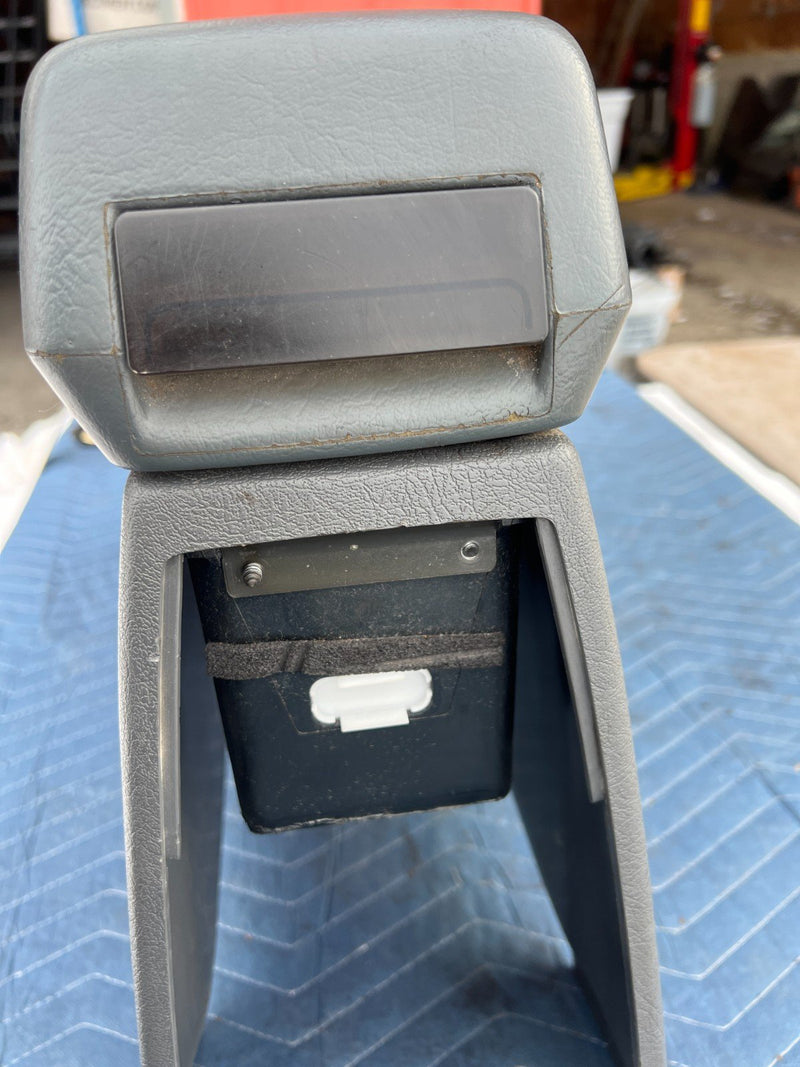 1989-1995 Volvo 740 940 Sedan Center Console Assembly Arm Rest Gray OEM #3709EM