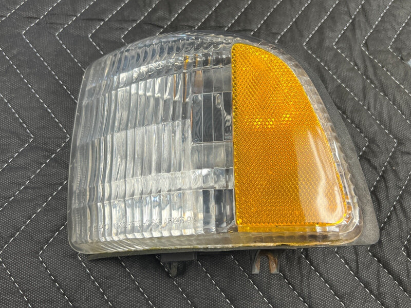 1998-2001 Dodge Ram 1500 Left Driver Front Headlight Lamp 083831505 OEM #708EM