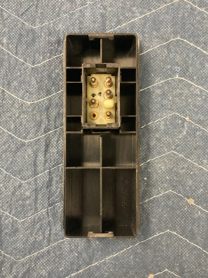 1992-1995 Volvo 940 945 740 Front Passenger Right Door Window Switch OEM #6410EM