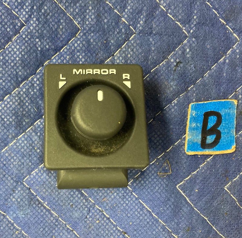 1998-2005 Land Rover Freelander Power Mirror Switch Button Control OEM #2977M
