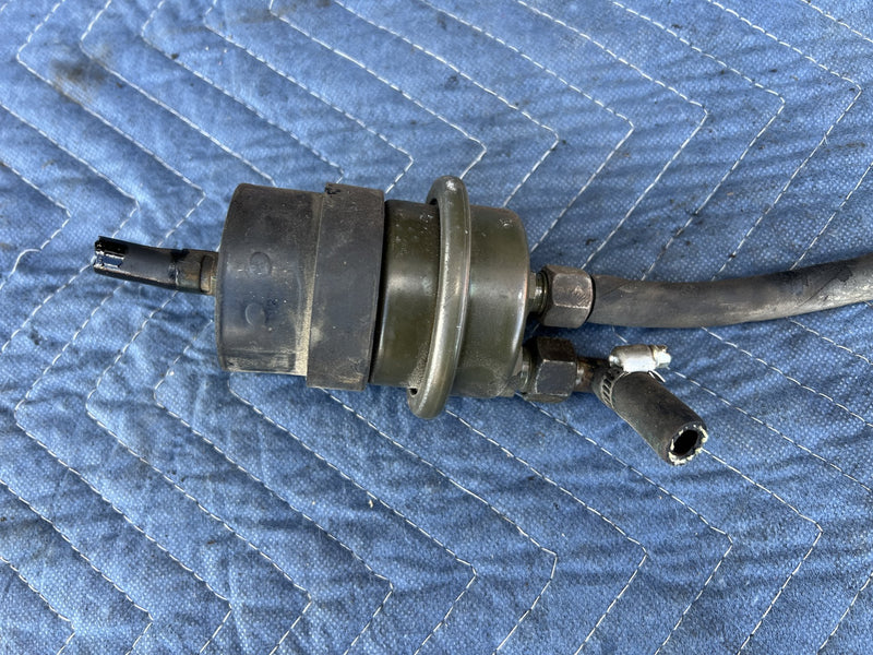 1978 Volvo 240 242 - Fuel Pump PN: 0438170007 0450905021
