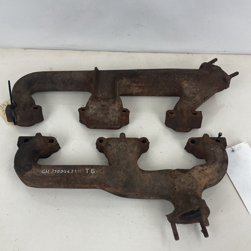 1971-1974 Chevy Camaro Small Block Exhaust Manifolds W/O Air SBC L & R #3558E
