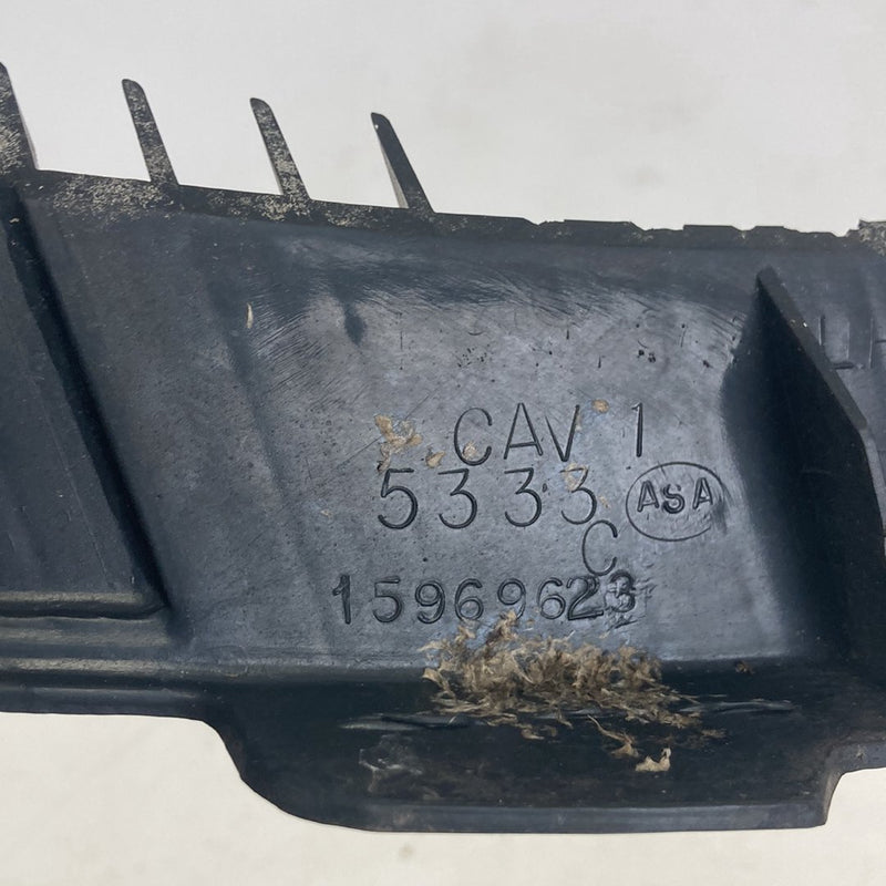 1995-1998 Chevrolet Silverado 2500 GMT400 Cowl End Trim 15969624 15969623