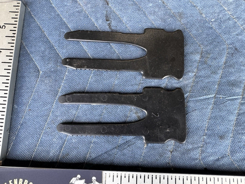 1986-1993 Volvo 240 244 245 Left & Right Dash Harness Retaining Clips OEM #4932E