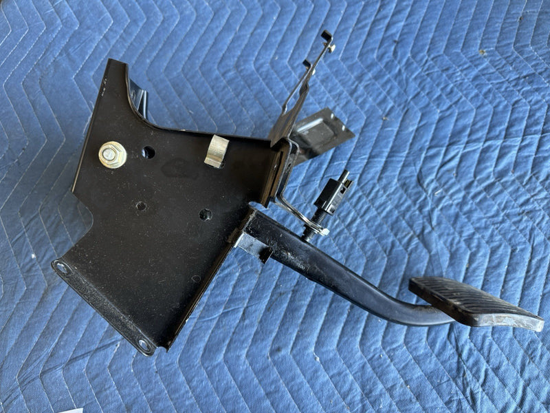 1986-1993 Volvo 240 244 245 Automatic Brake Pedal Assembly w/Switch OEM #4883E