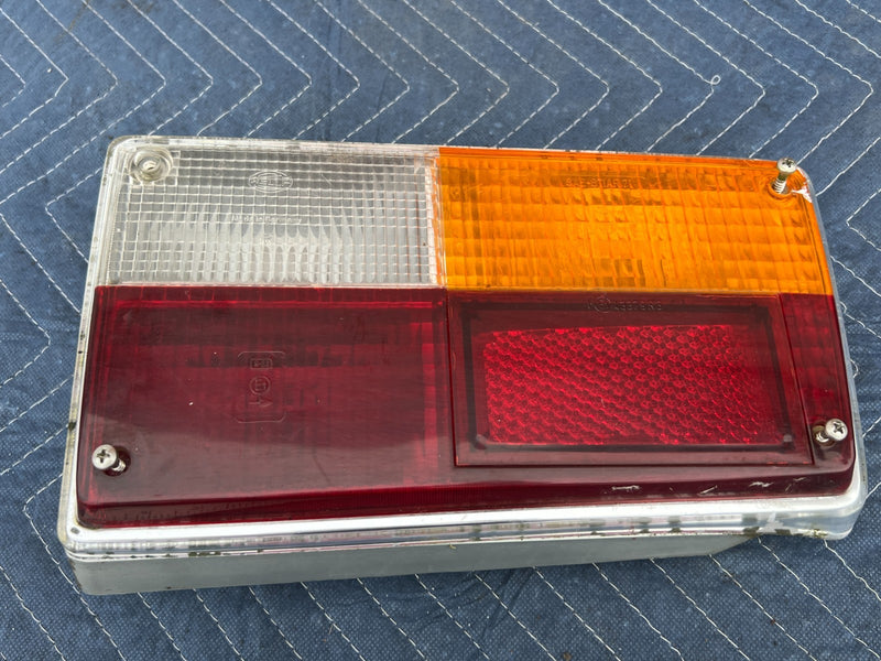 1967-1974 Volvo 140 142 144 145 Passenger Right Tail Light Assembly OEM #4875EM