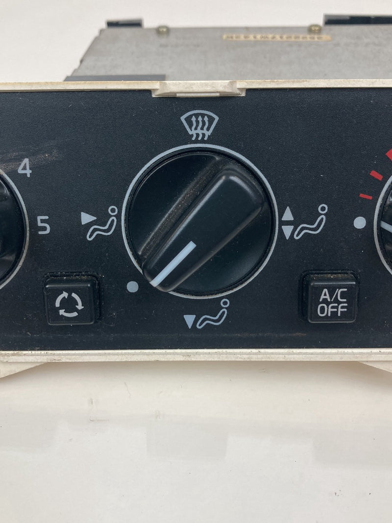 1992 Volvo 940 944 - HVAC Climate Control PN: 3522217W143K