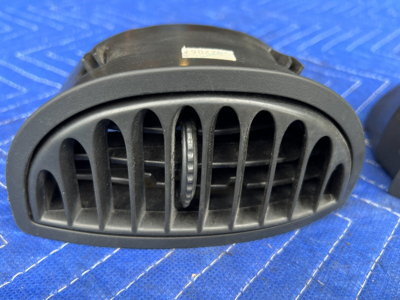 2002-2007 Saturn Vue Pair R & L Heat A/C HVAC Front Dash Vent 22624945 OEM#468EM